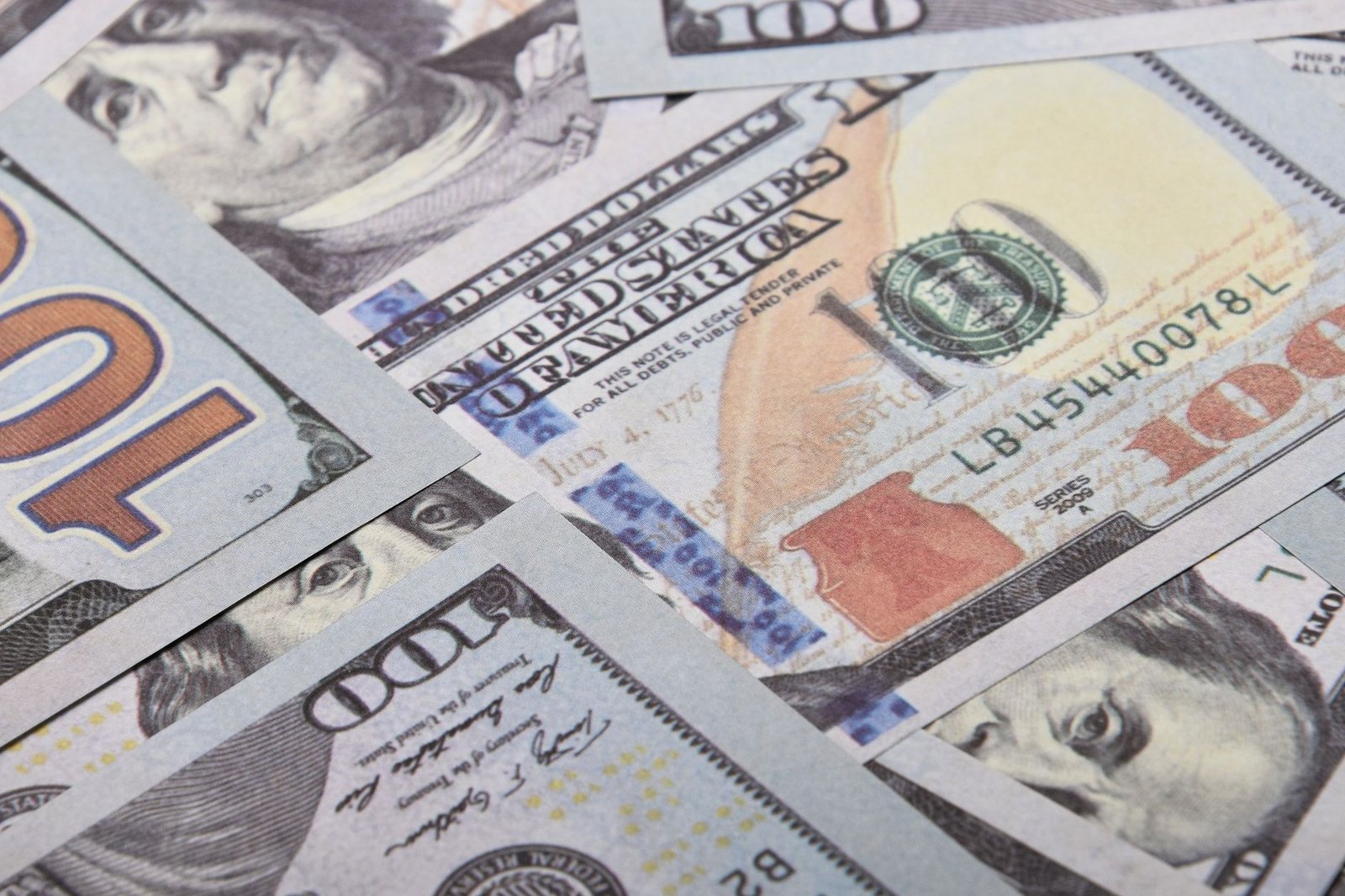 De dónde sale el dinero: casi todo es deuda