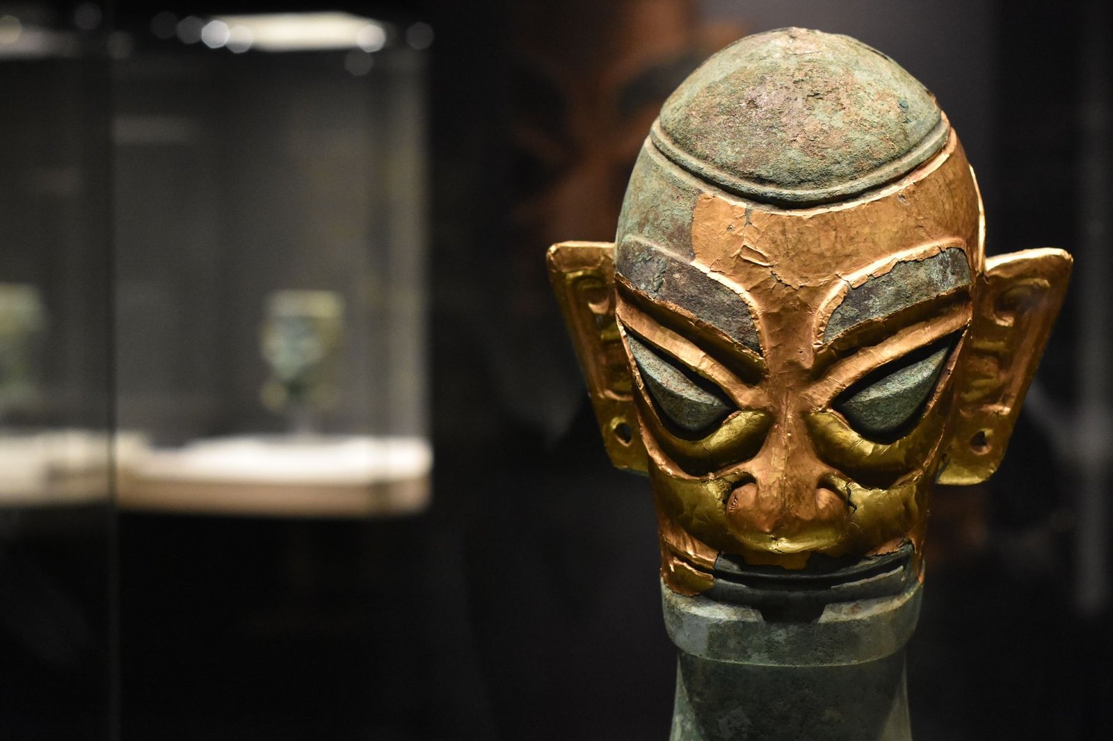 Who Built the Sanxingdui Bronze Masks?
